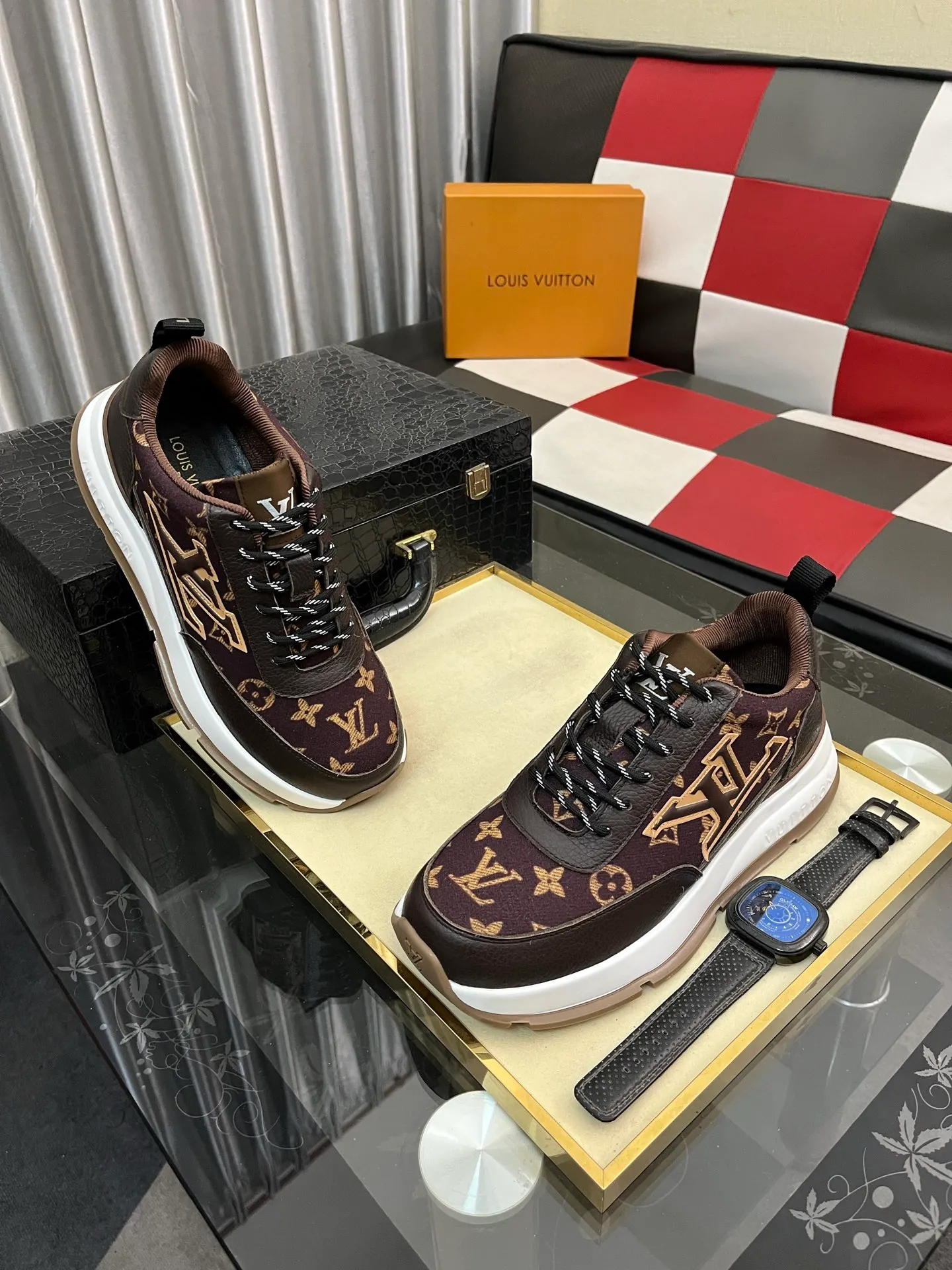 Men's shoes 💰: 438⌚️⌚️[LOUIS VUITTON] Same style as Louis Vuitton* official website🚹Men's high-top casual shoes❤️Same style as popular celebrities ~ best-selling at home and abroad Lv focuses on the checkerboard series...Imported first-layer cowhide with special fabrics➕Full sheepskin lining➕Brand-specific hollow outsole💎Number of codes: 38-443️⃣Colors available